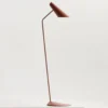 Lámpara de pie de diseño Vibia I.Cono 0712, rojo-marrón