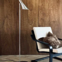 Lámpara de pie Dyberg Larsen DL12, cromada, altura 139 cm, metal