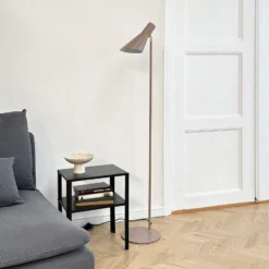 Lámpara de pie Dyberg Larsen DL12, beige/latón, 139 cm, metal
