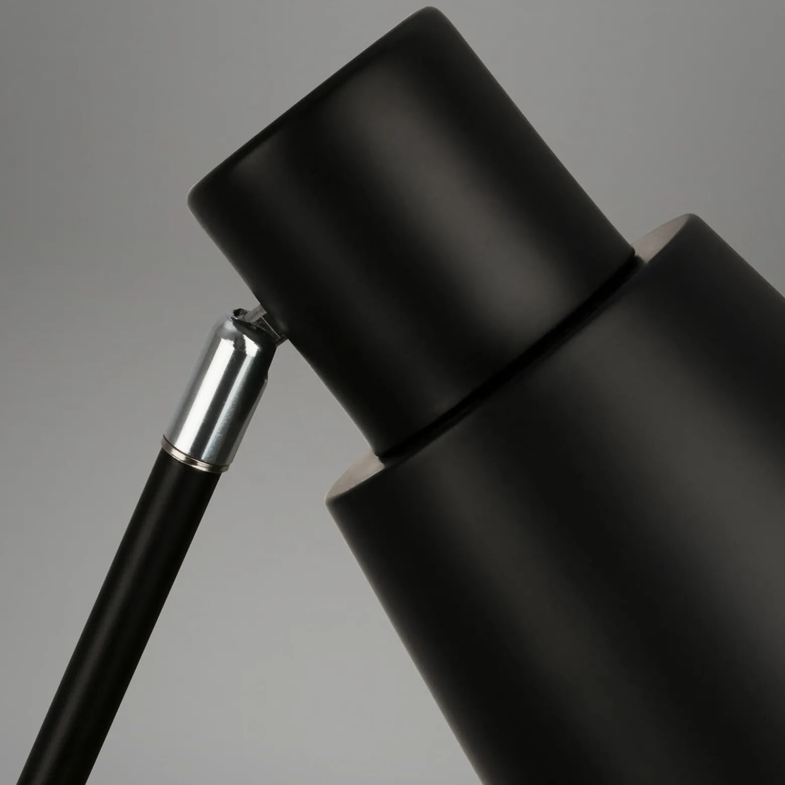 Lámpara de pie Ekko, ajustable, E27, negro