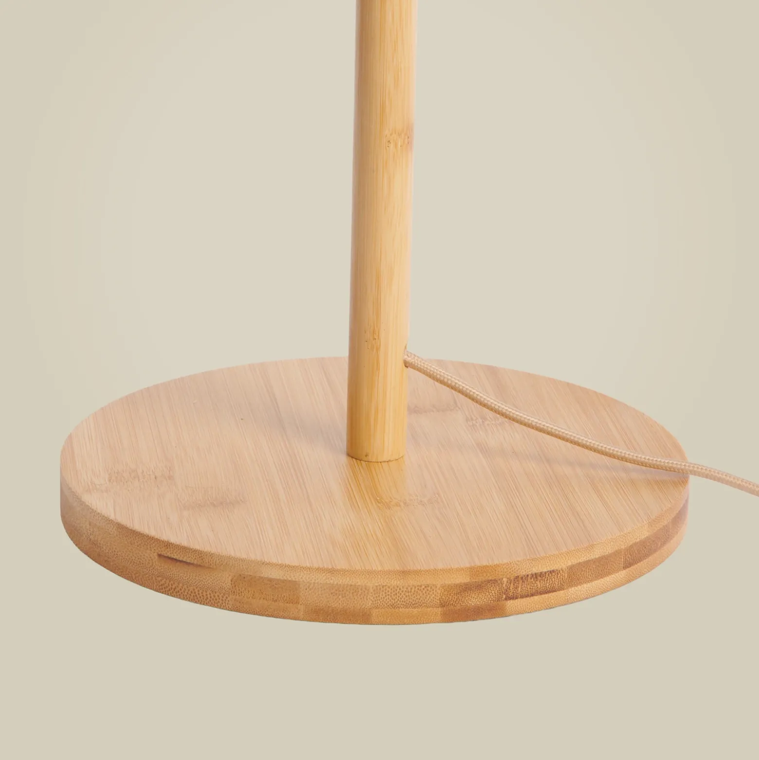 Lámpara de pie GOOD & MOJO Java, color natural, bambú, 141 cm de altura, GU10