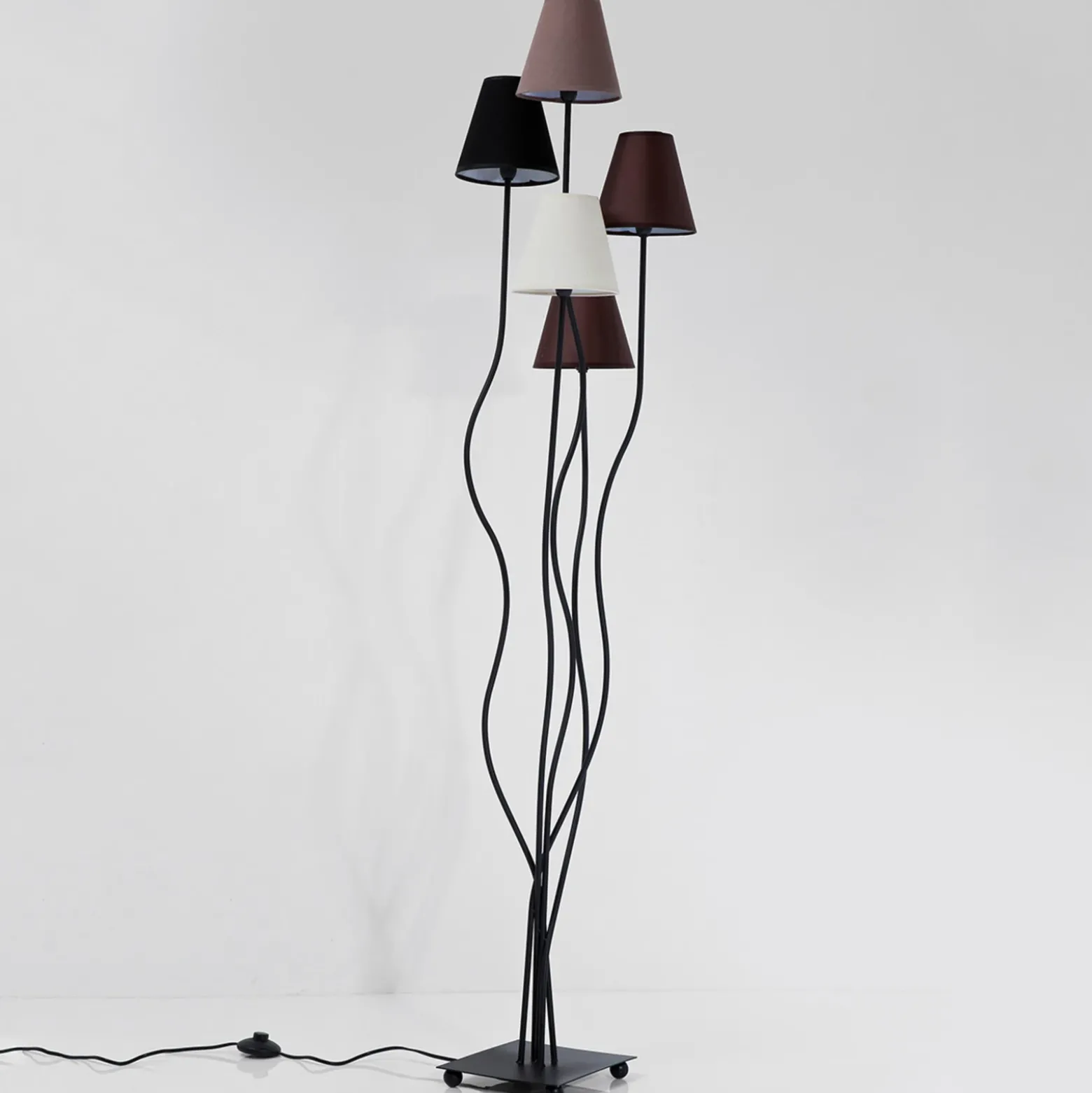 Lámpara de pie Kare Flexible Mocca Cinque