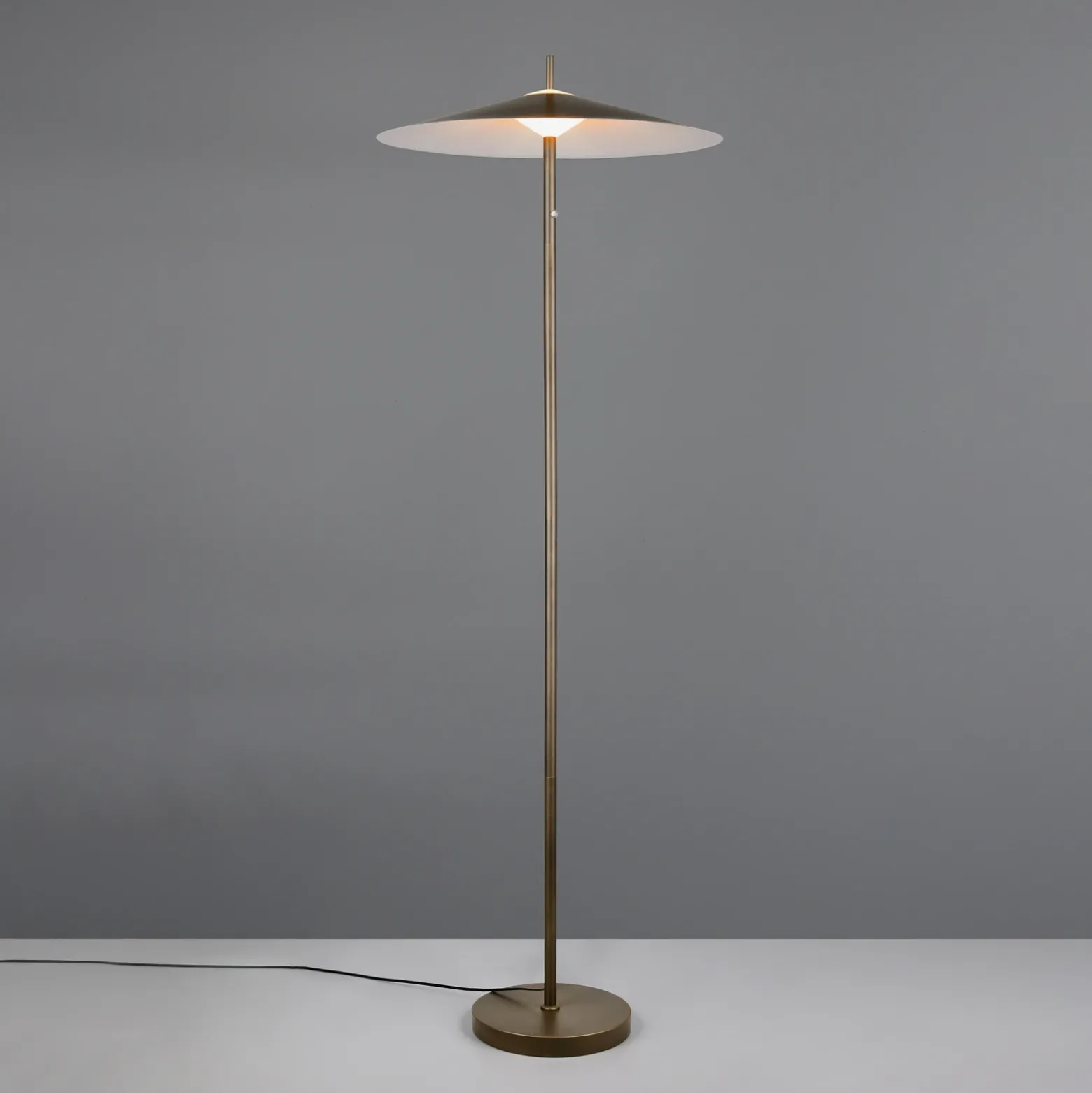 Lámpara de pie LED Amalo en color platino, altura 145 cm, metal, CCT