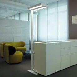 Lámpara de pie LED con sensor MAULjuvis, blanco, 196 cm, base, atenuable