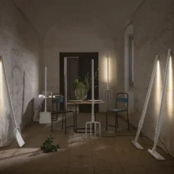 Lámpara de pie LED de diseño Tobia, forma de pala