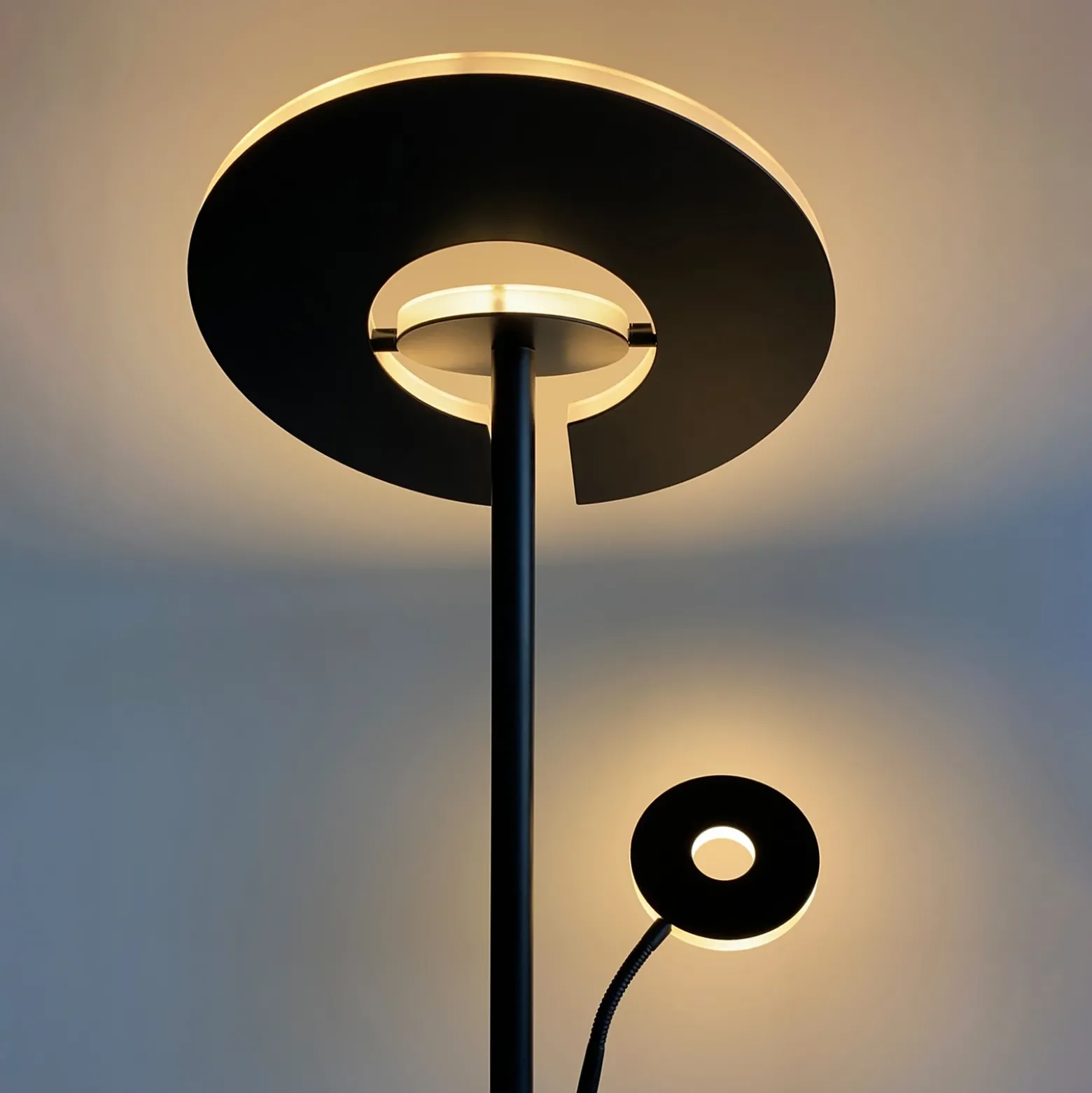 Lámpara de pie LED Dent, negra, 180 cm, CCT, 2 luces