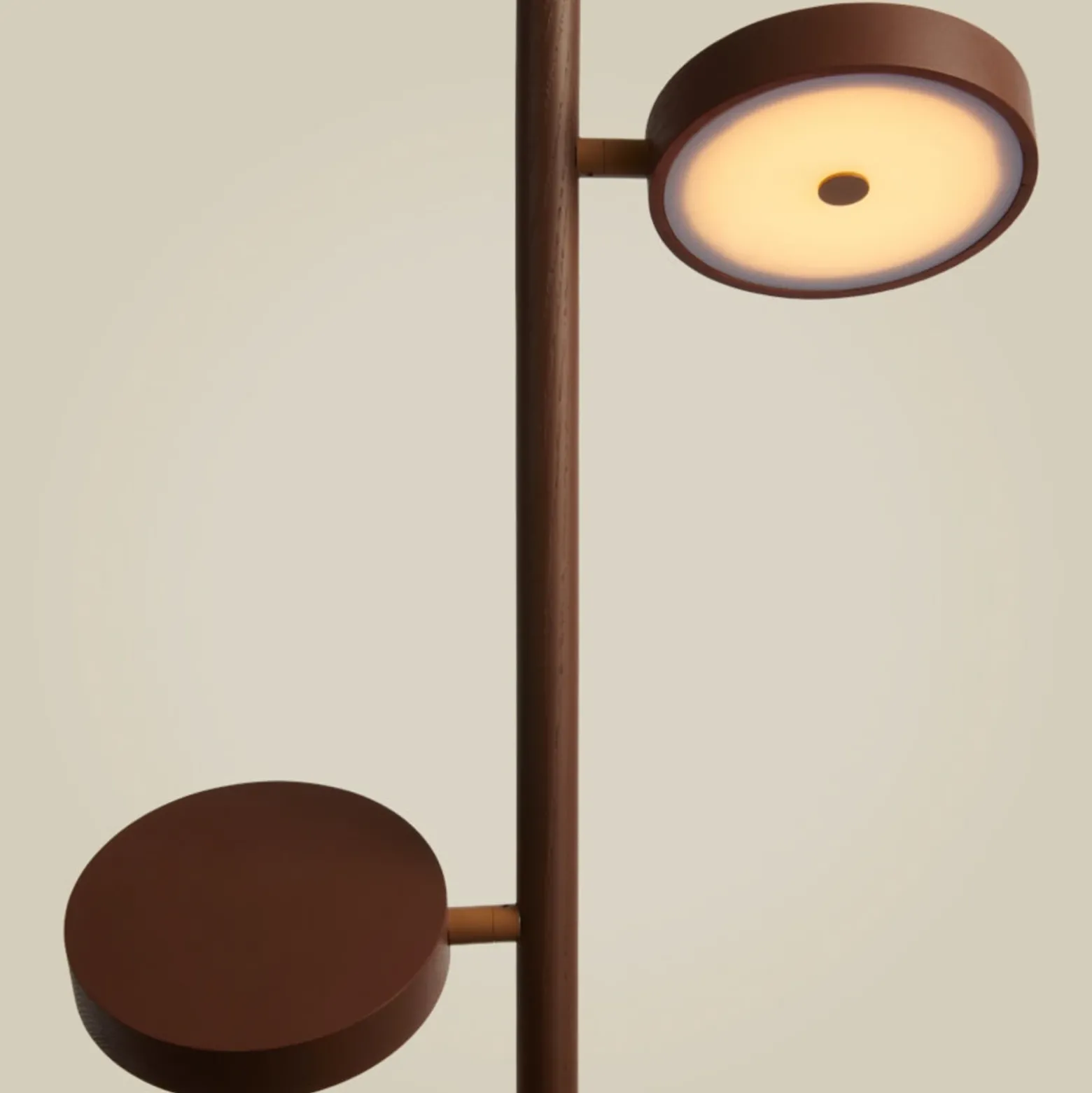 Lámpara de pie LED GOOD & MOJO Okinawa, de 2 luces, marrón, 146 cm, madera