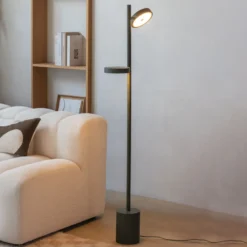 Lámpara de pie LED GOOD & MOJO Okinawa, de 2 luces, verde, 146 cm, madera