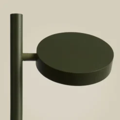 Lámpara de pie LED GOOD & MOJO Okinawa, de 1 luz, verde, 146 cm, madera