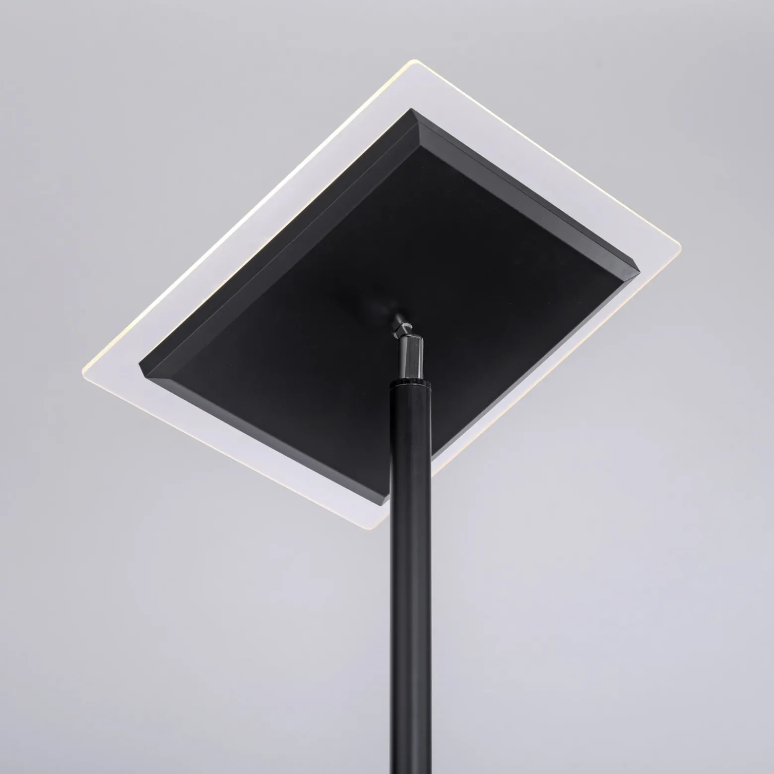 Lámpara de pie LED Hans con lámpara de lectura, angular, negra