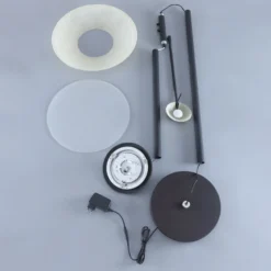 Lámpara de pie LED Lindby Ragna, brazo de lectura, marrón oscuro, atenuable