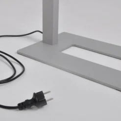 Lámpara de pie LED Logan Neo de Arcchio, plateada, atenuable, metal