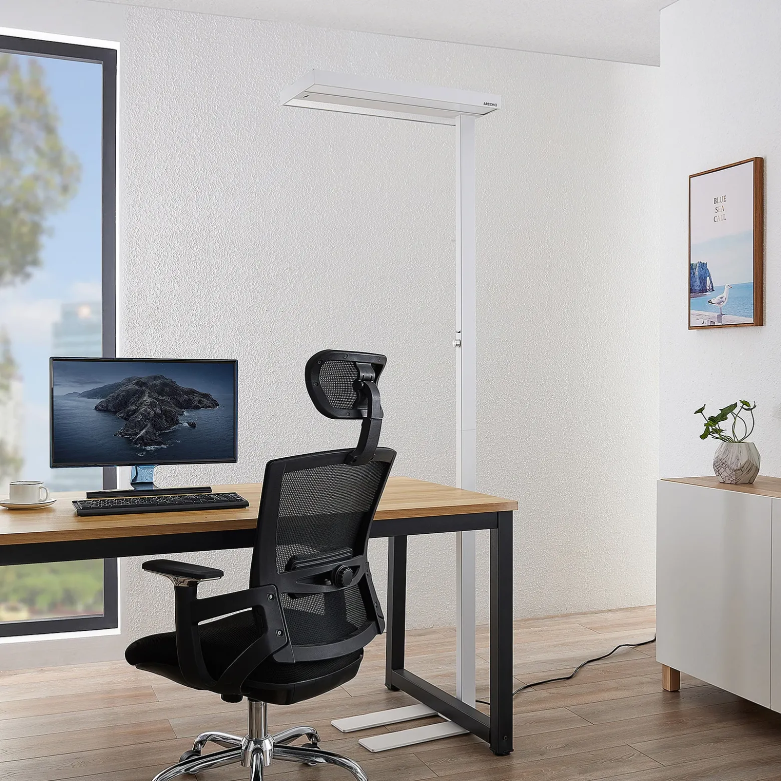 Lámpara de pie LED Logan Pro de Arcchio, blanca, con sensor, atenuable