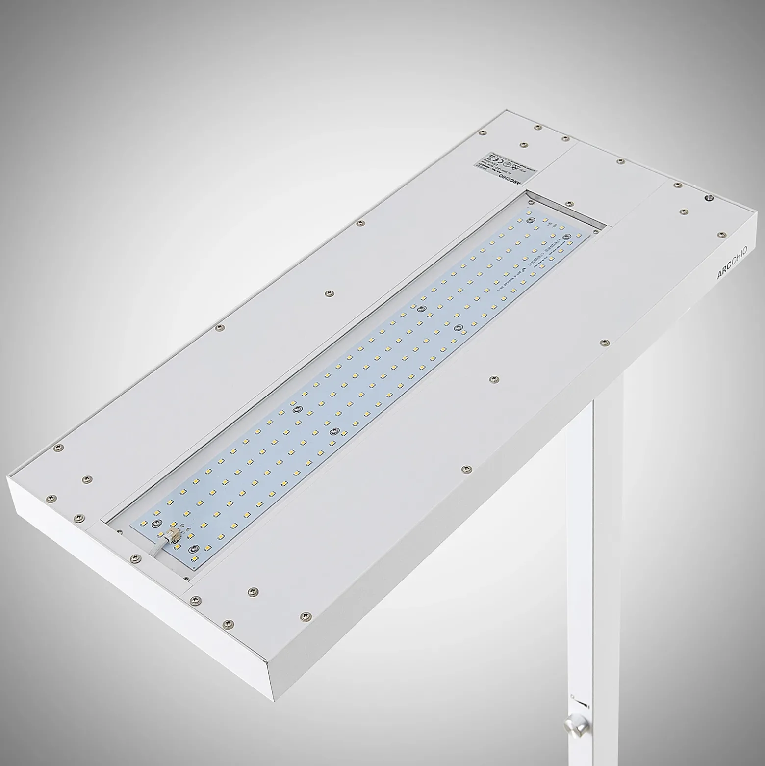 Lámpara de pie LED Logan Pro de Arcchio, blanca, con sensor, atenuable