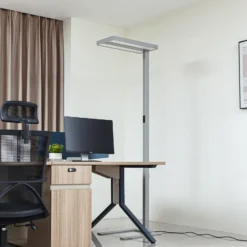 Lámpara de pie LED Logan Ultra HCL CCT de Arcchio, plateada, atenuable