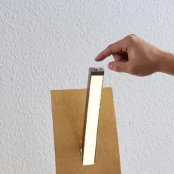Lámpara de pie LED Lucande Marija, dorada, atenuable, 140 cm
