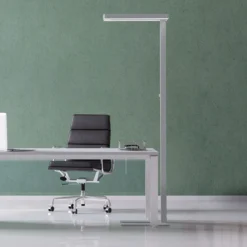 Lámpara de pie LED MAULjaval, color plata, 196 cm, base atenuable