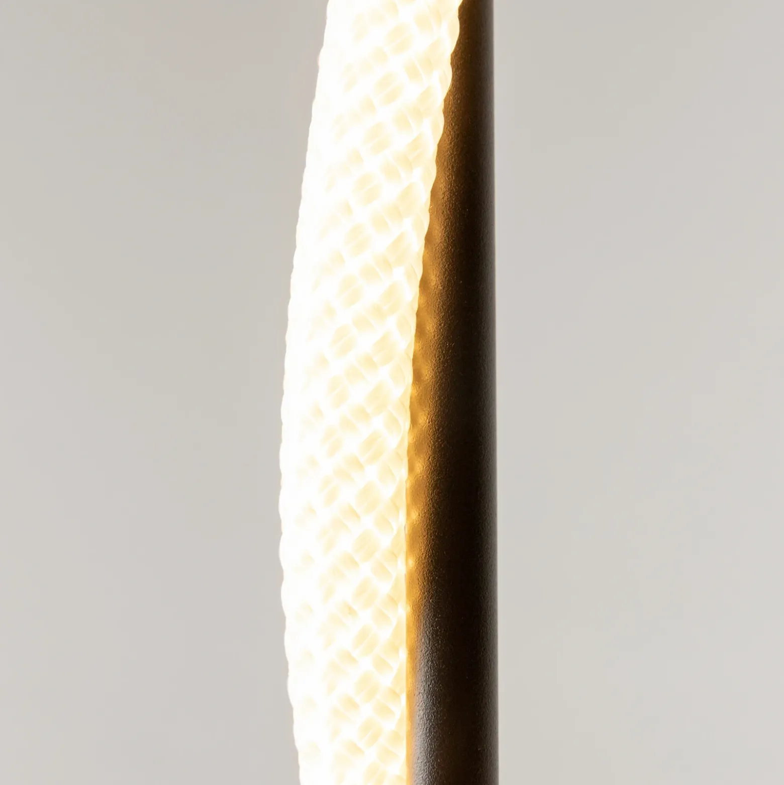 Lámpara de pie LED Maytoni Tau, negra, aluminio, altura 150 cm