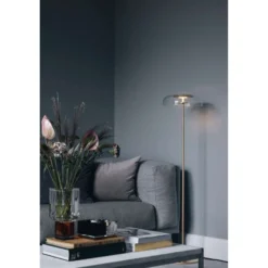Lámpara de pie LED Nuura Blossi, altura 120 cm, color dorado/transparente