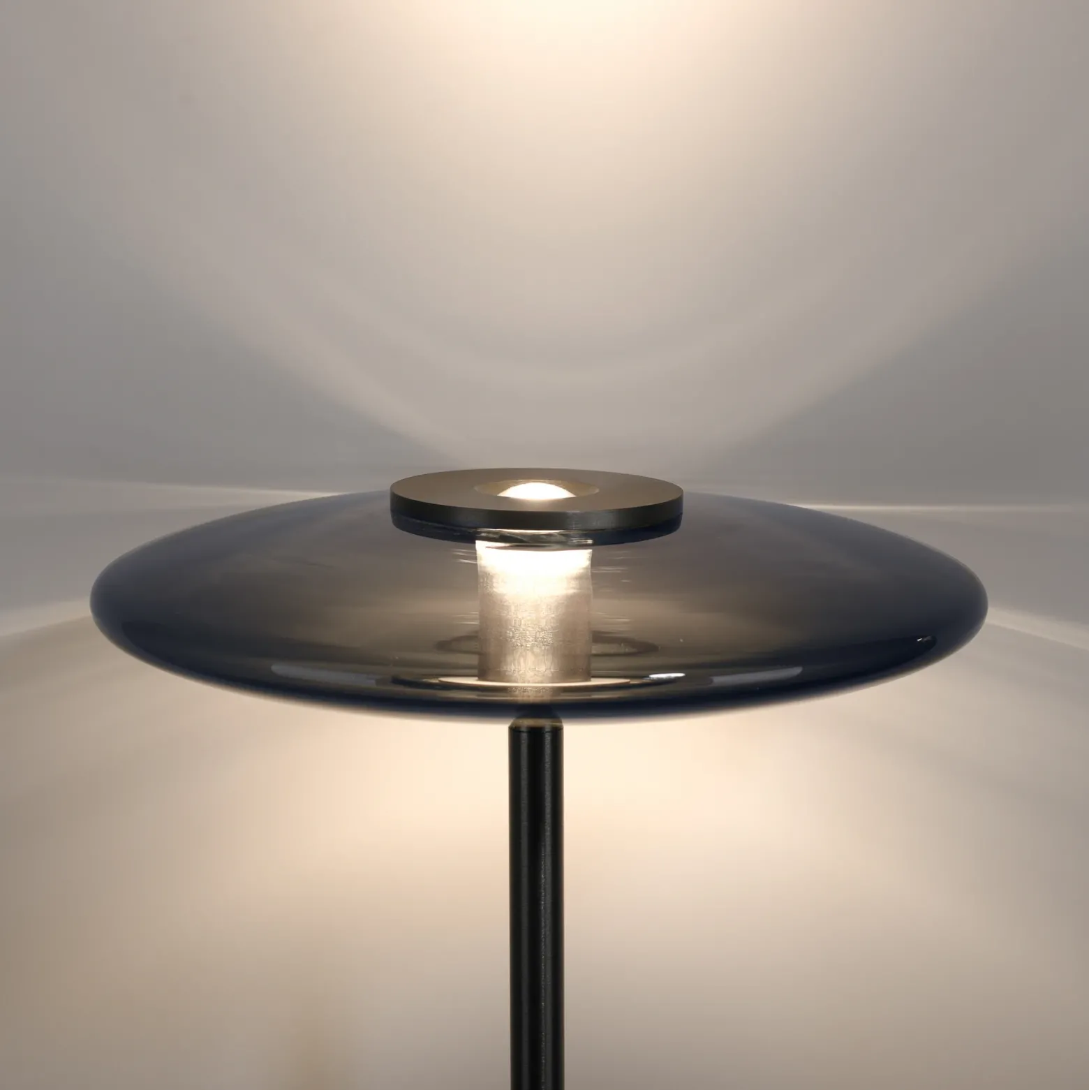 Lámpara de pie LED PURE Vitrum, aluminio gris/vidrio, regulador táctil