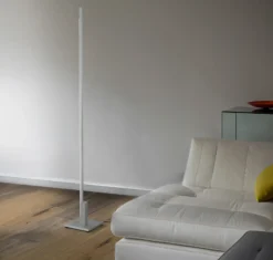 Lámpara de pie LED Quitani Talon, aluminio anodizado natural, metal, atenuable