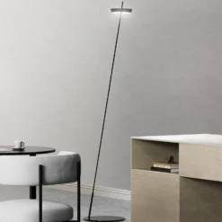 Lámpara de pie LED recargable Mahina, negra, altura 130 cm, metal, CCT