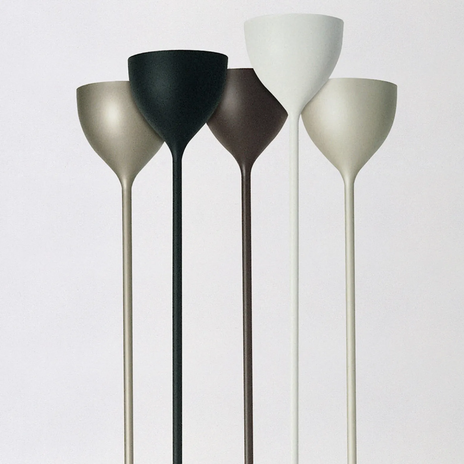 Lámpara de pie LED Rotaliana Drink, bronce