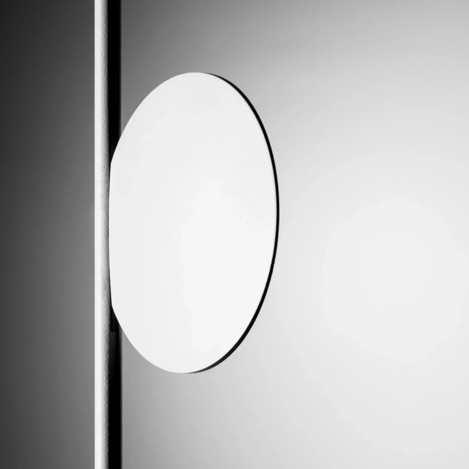 lámpara de pie LED Stilnovo Kimia, negra