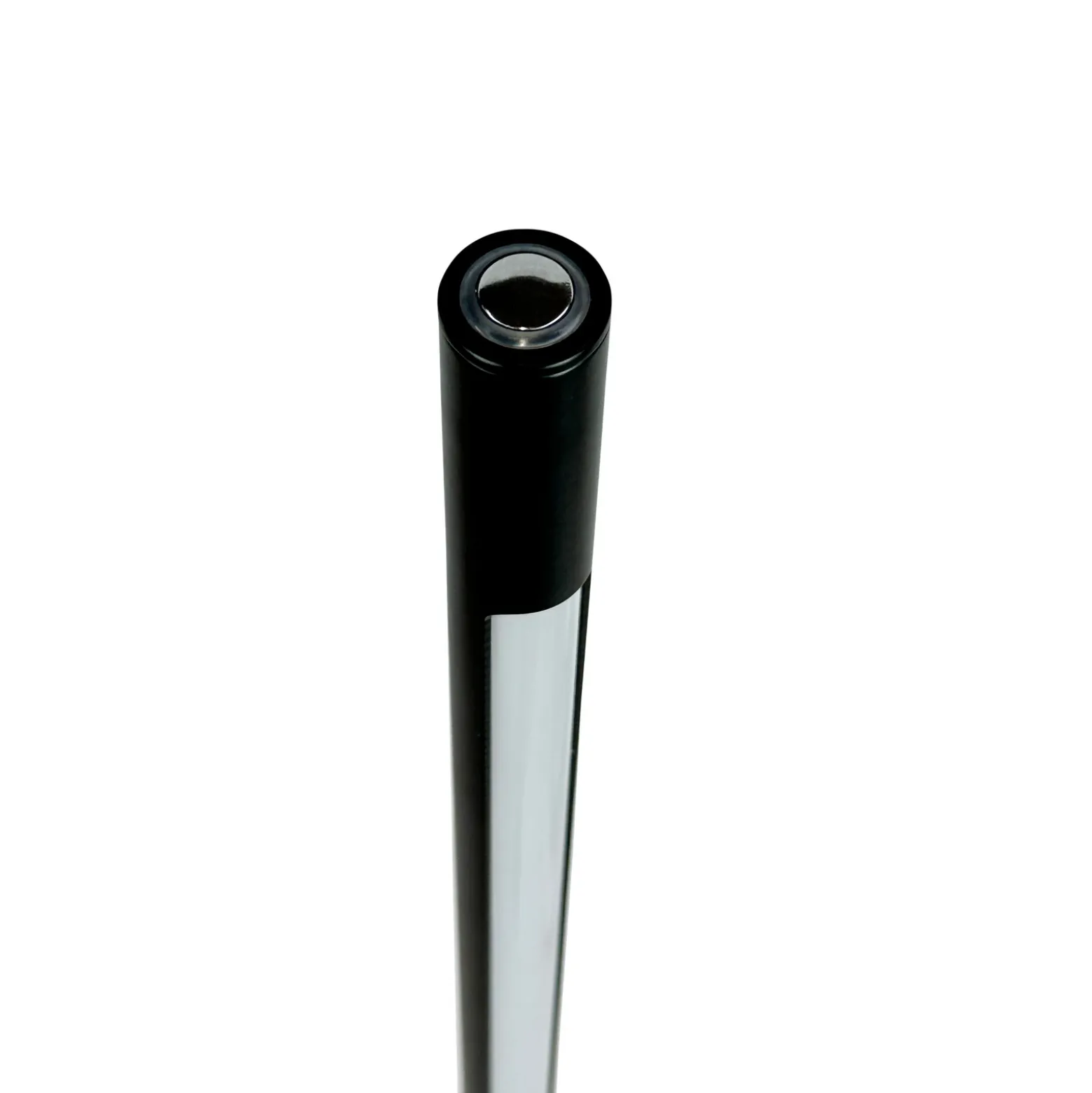 Lámpara de pie LED Vagner de Dyberg Larsen, negro, altura 150 cm