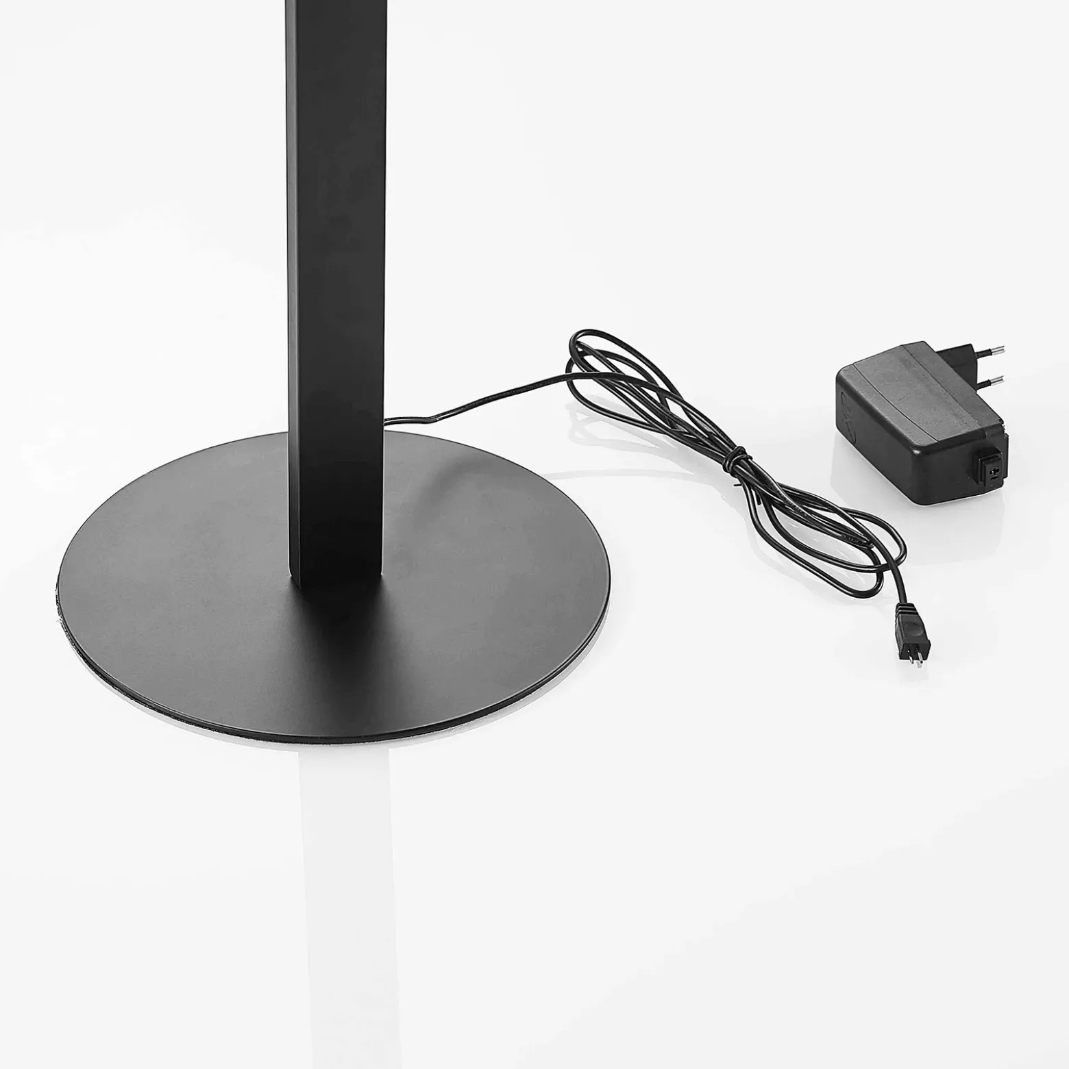 Lámpara de pie LED Welina de Lindby, negra, 150 cm, atenuable