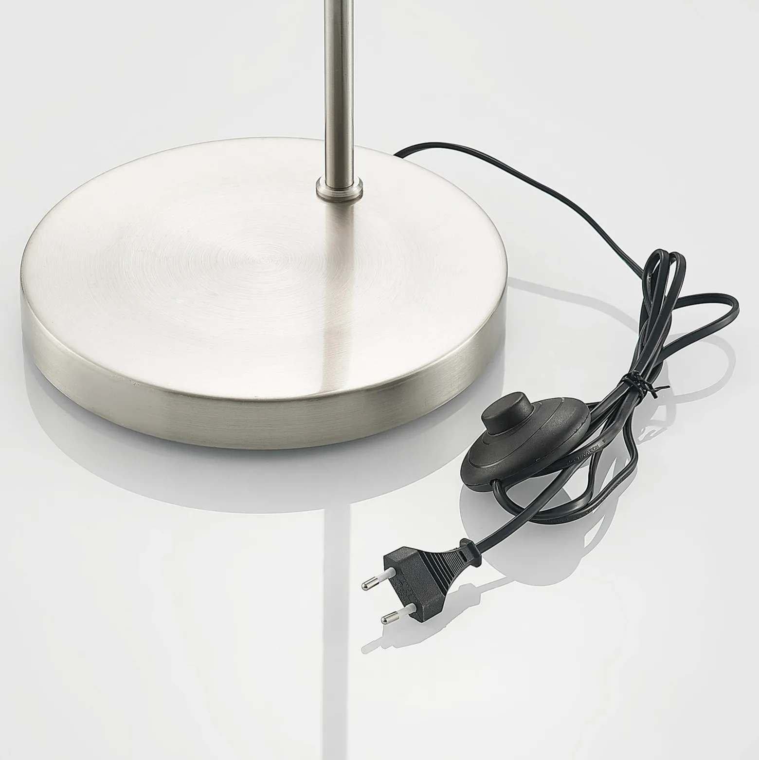 Lámpara de pie Lindby Keriba, níquel/gris, tela, 150 cm, E27