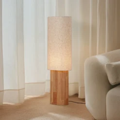 Lámpara de pie Lindby Kimiko, altura 100 cm, madera, textil, E27