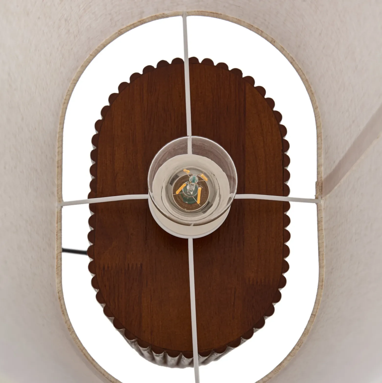 Lámpara de pie Lindby Kimiko, altura 100 cm, madera de nogal, tela