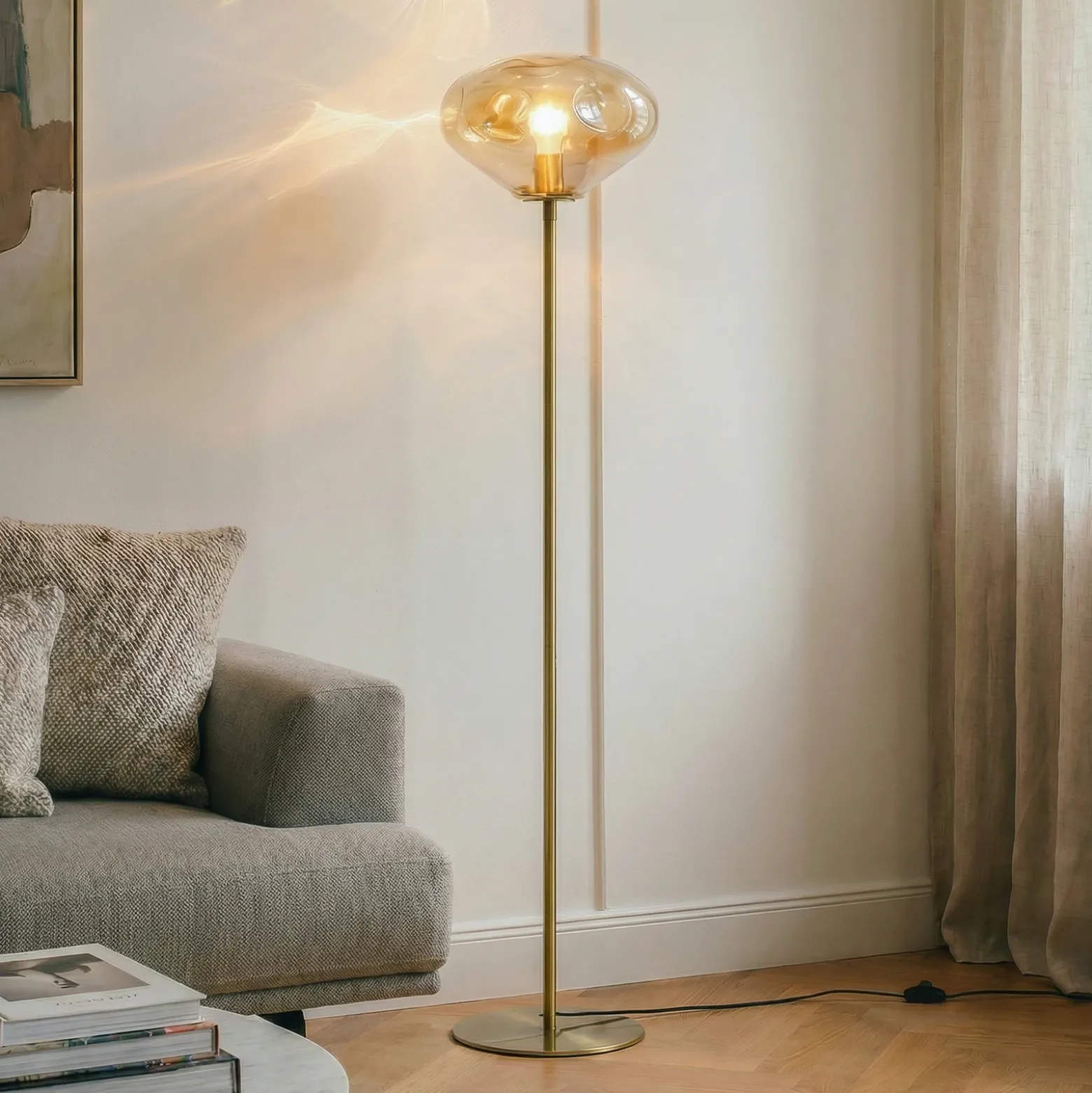 Lámpara de pie Lindby Lelia, ámbar, cristal, metal, 150 cm