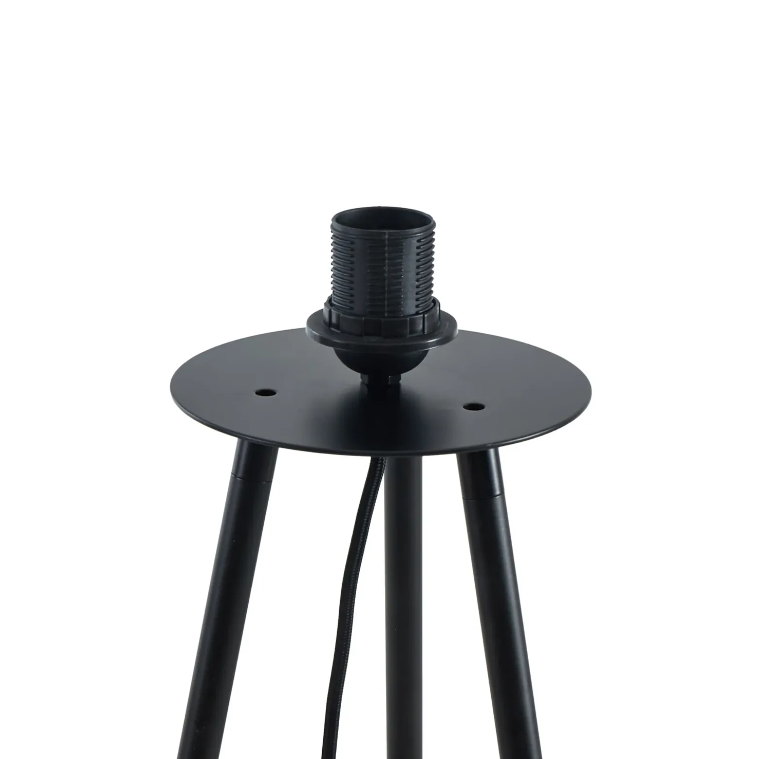 Lámpara de pie Lindby Nerys, negra, bambú, Ø 31,5 cm, trípode