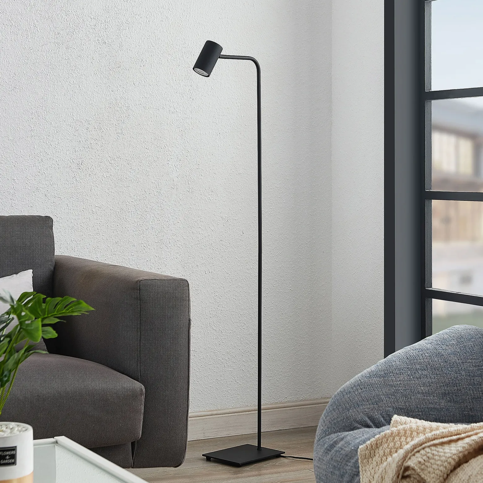 Lámpara de pie Lindby Sanad, altura 140 cm, negro, metal, GU10