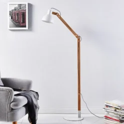 Lámpara de pie Lindby Shivanja, madera, regulable, 146 cm, E27