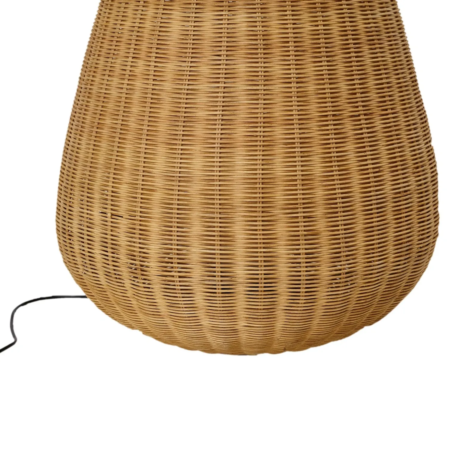 Lámpara de pie Lucande Takeo, ratán, altura 115 cm, E27