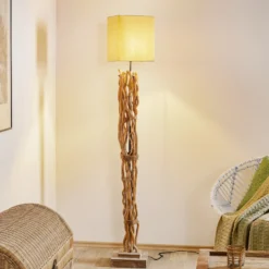Lámpara de pie Marica con pantalla de tela y elemento de madera