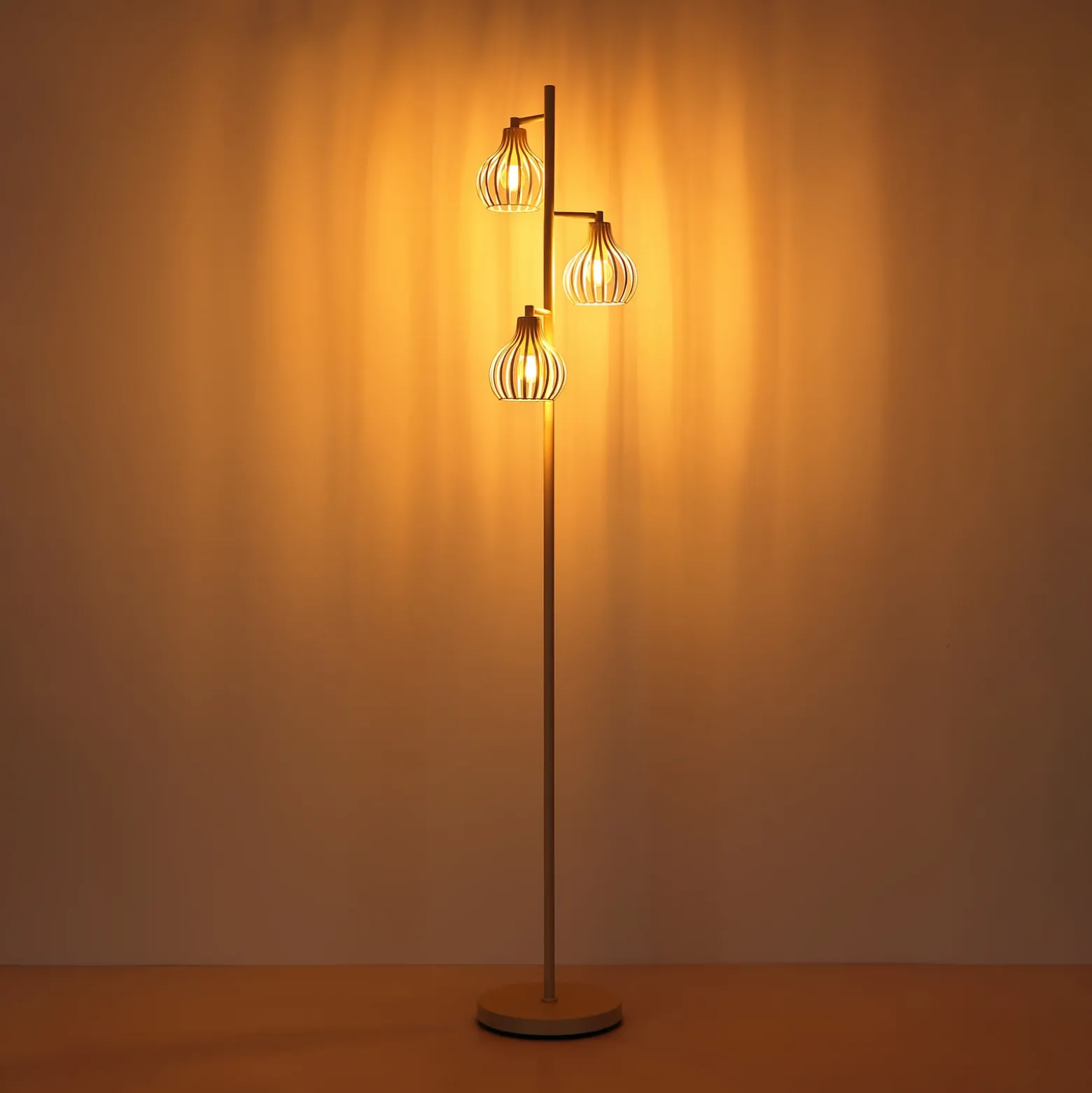 Lámpara de pie Mateo, color crema, metal, 161 cm, 3 focos, E27