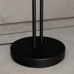 Lámpara de pie Medira de Lucande, negra, 2 luces, ajustable, GU10