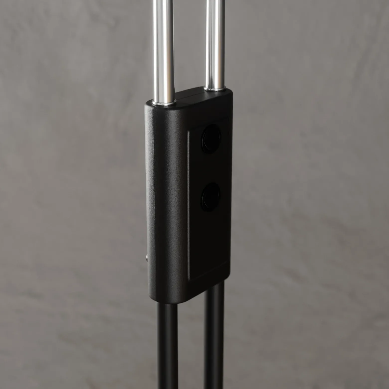 Lámpara de pie Medira de Lucande, negra, 2 luces, ajustable, GU10
