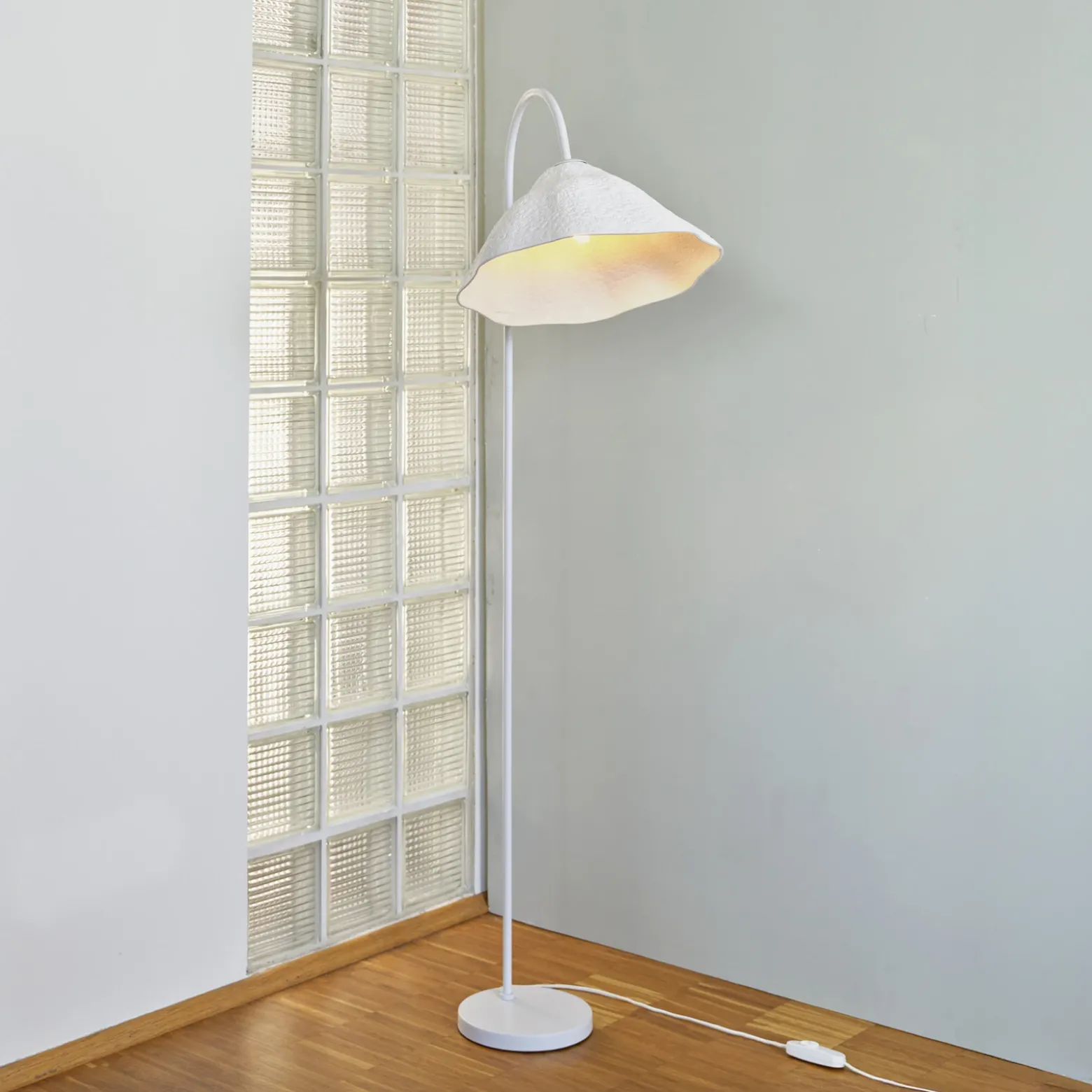 Lámpara de pie OSRAM Decor Lotus Leaf, 1 luz, blanco, papel, E27