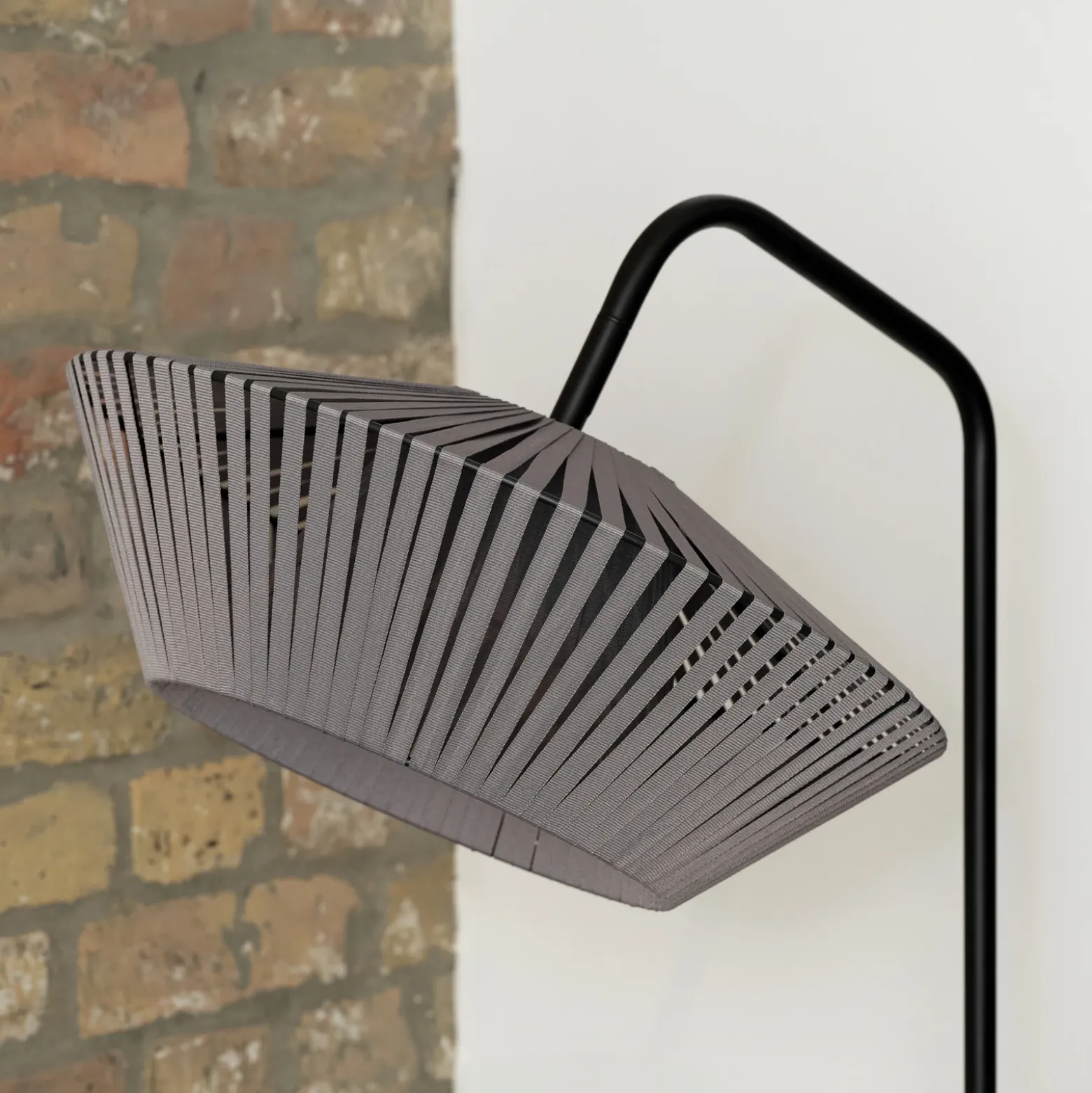 Lámpara de pie OSRAM Decor Tira, gris, textil, E14