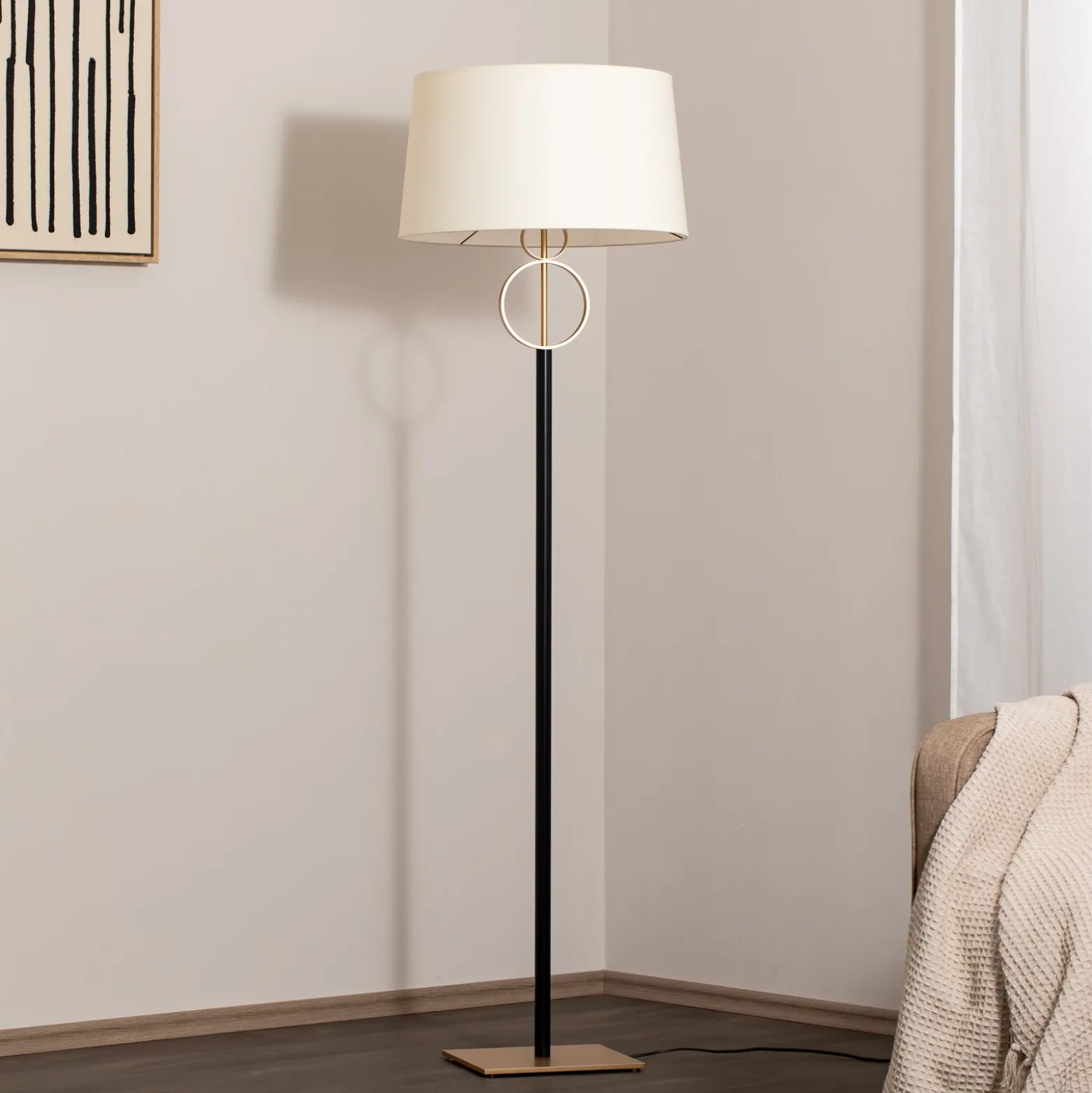 Lámpara de pie Priam, negro/dorado, acero, altura 156 cm