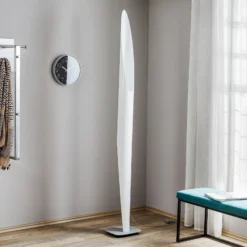 lámpara de pie Shakti de kdln, plateada, satinada blanca, altura 200 cm