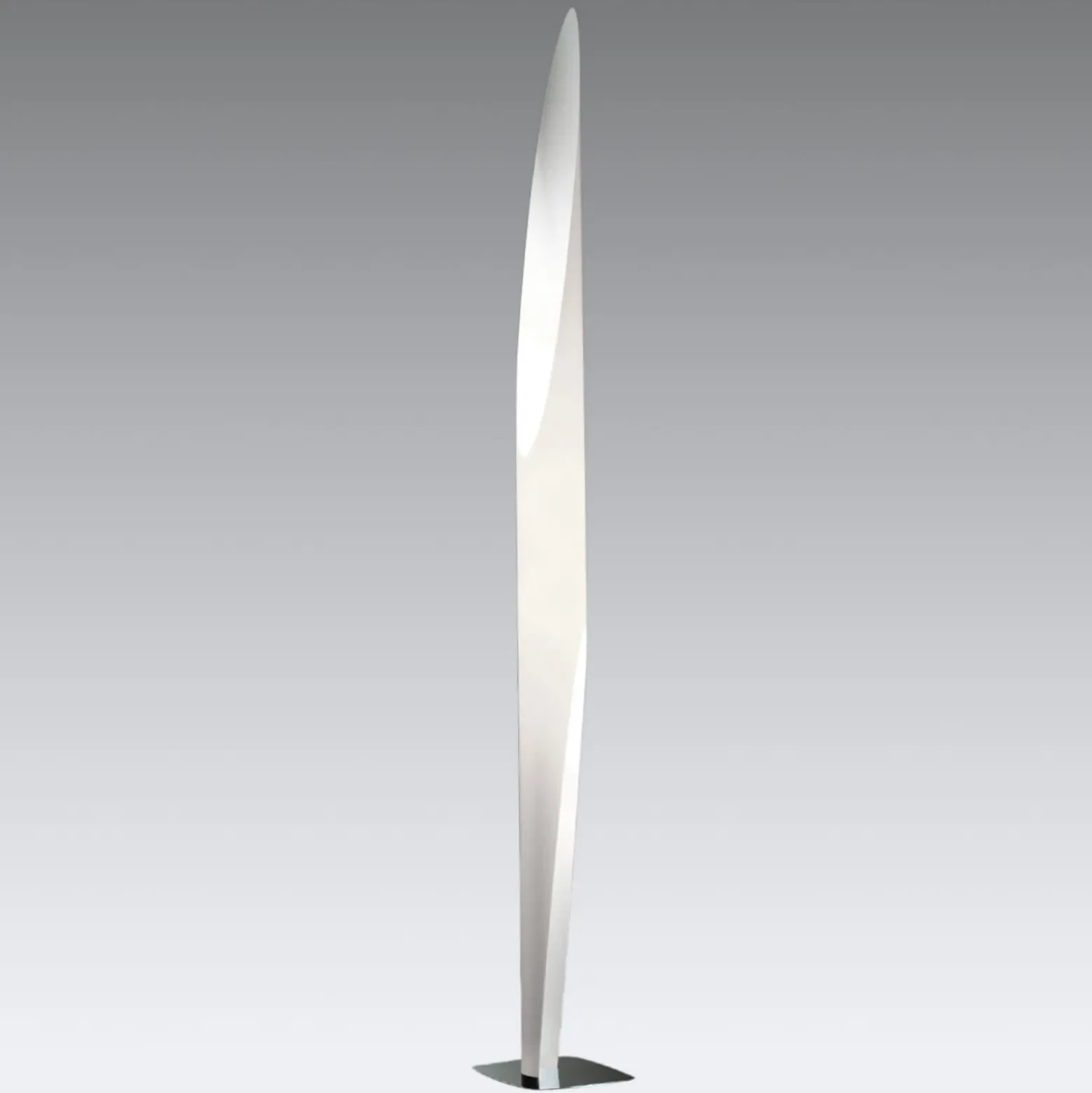 lámpara de pie Shakti de kdln, plateada, satinada blanca, altura 200 cm