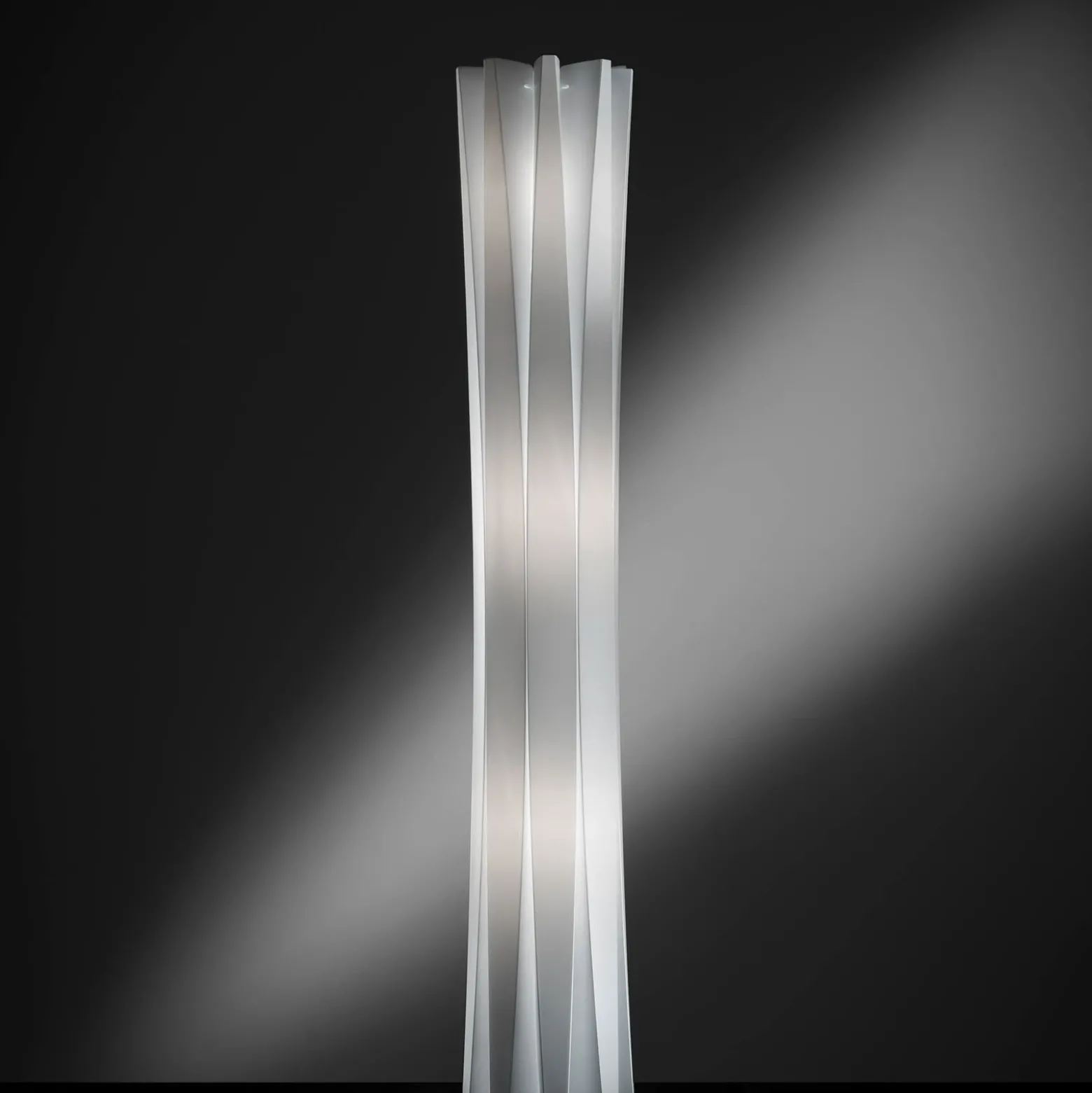 Lámpara de pie Slamp Bach, altura 161 cm, blanca
