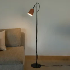 Lámpara de pie Studio, rosa/negro, acero, altura 132,5 cm