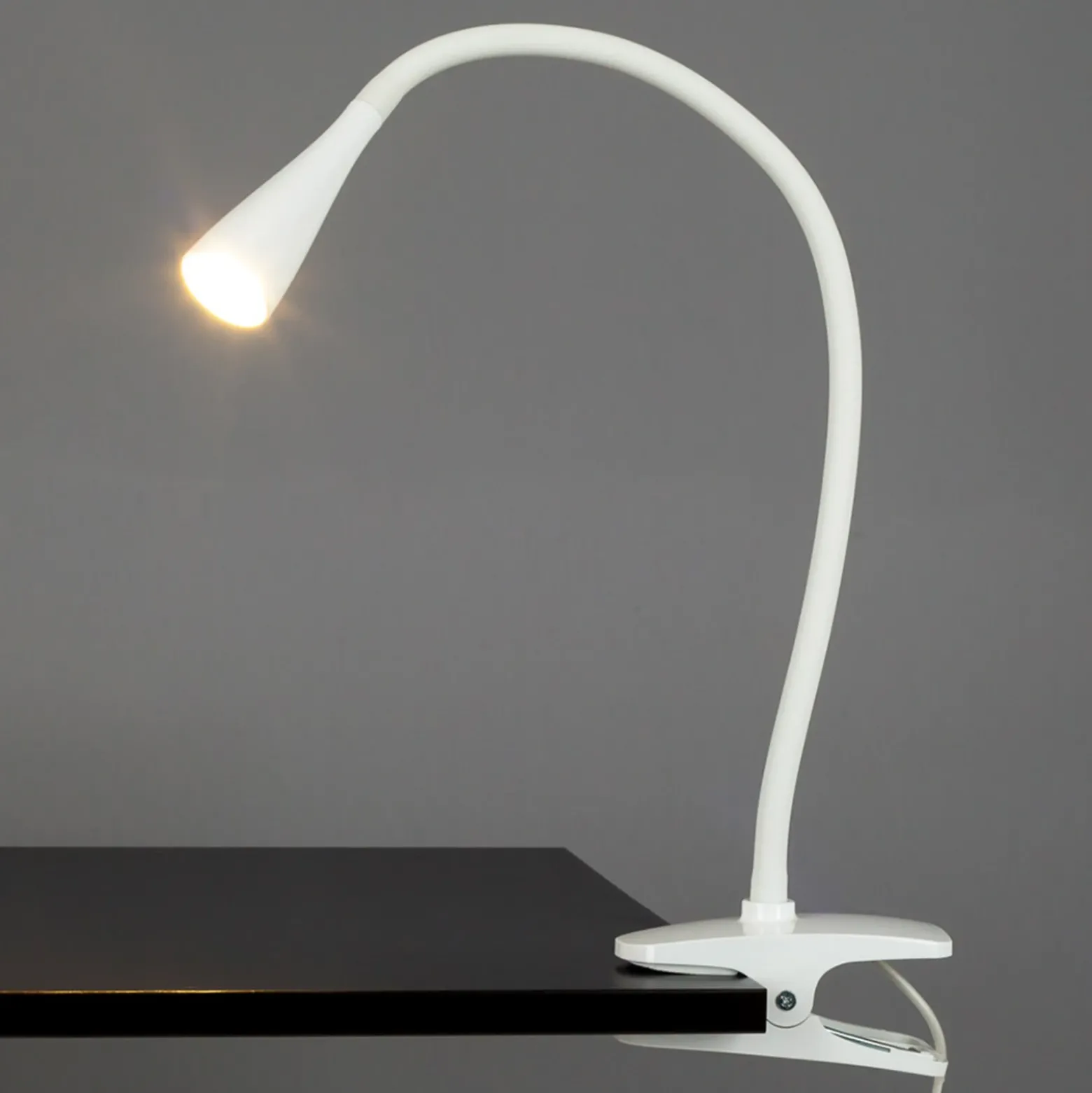 Lámpara de pinza LED Baris de Lindby, blanca, altura 44 cm, 3000K